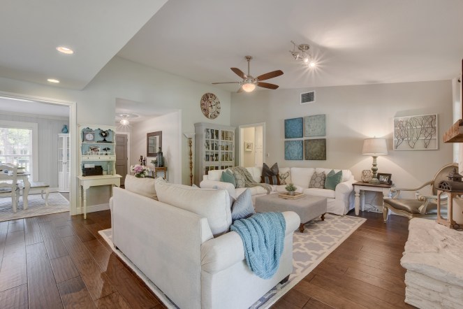 13100 Running Deer Trail-print-017-16-Living 341-4200x2803-300dpi