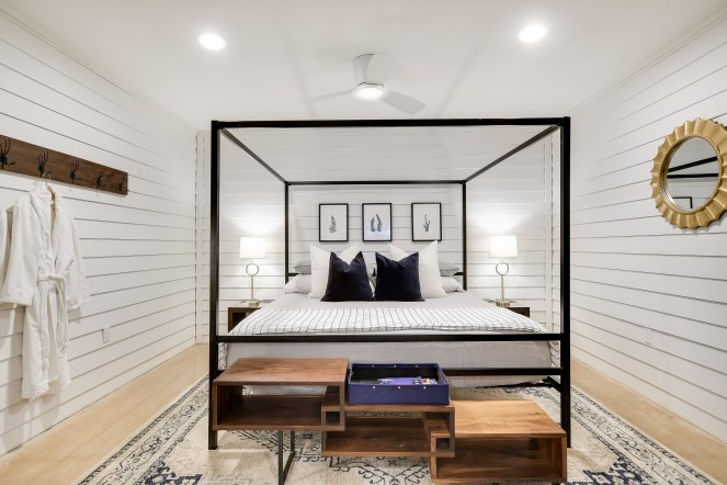 034_Guest Apt Bedroom