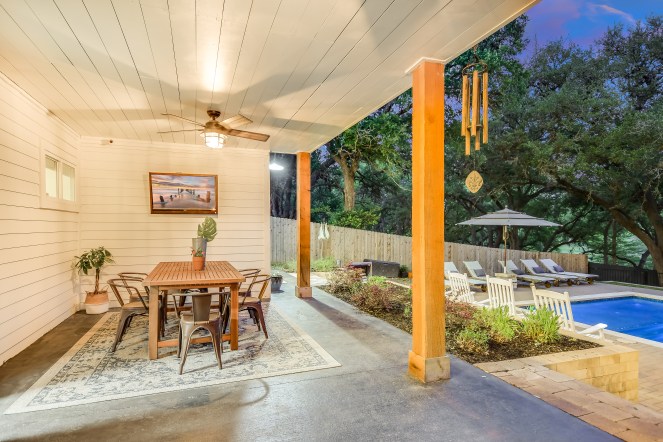 025_Lower Patio Dining